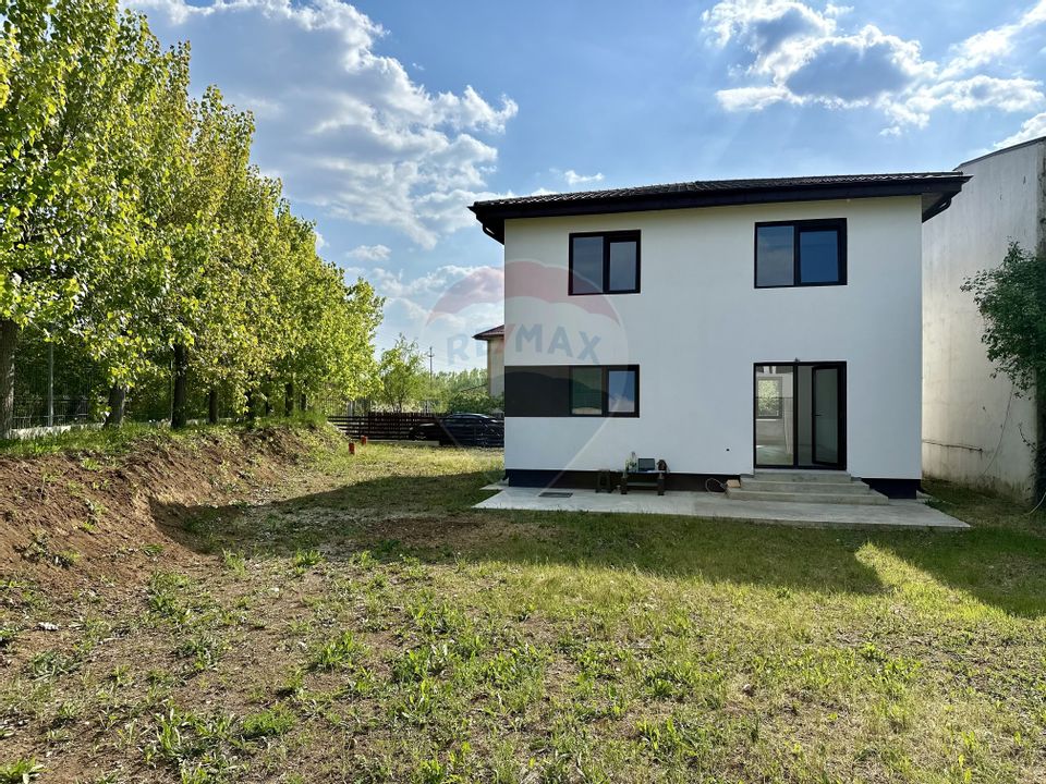 Relaxation oasis/ Individual villa near the forest close to Bucharest