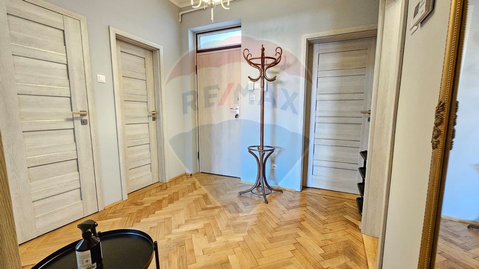 Închiriez apartament PREMIUM cu 3 camere în zonă Ultracentrală