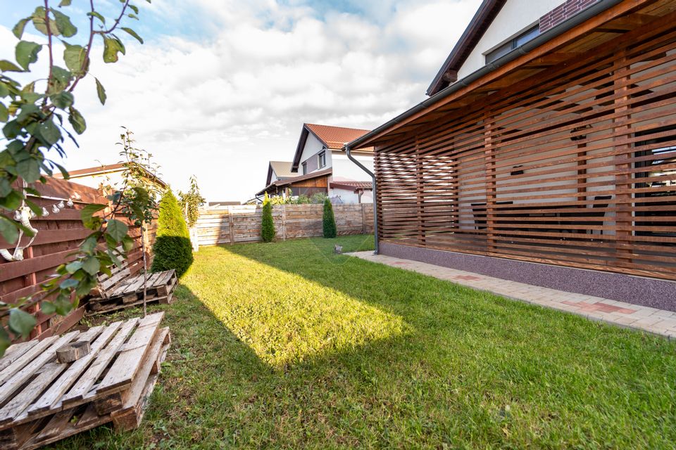 Comision 0%! | Proprietate cu terasa, semineu | 400 mp teren, Izvor!