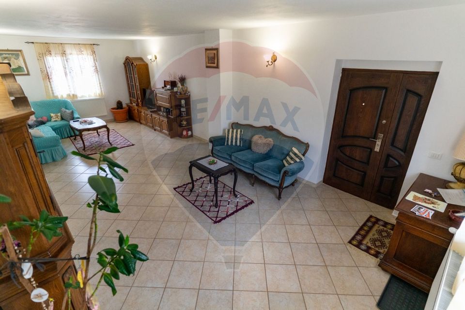 6 room House / Villa for sale