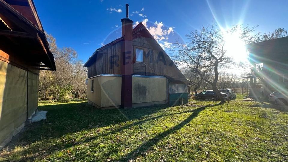 Vanzare Casa de vacanta cu teren 7286 mp Sisesti-Dumbravita, Maramures