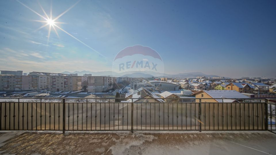 De vanzare penthouse in Tractoru, 3 camere, mobilat si utilat