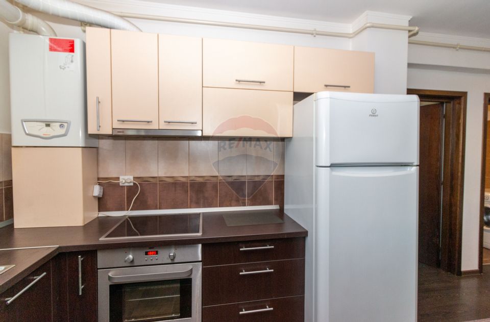 Apartament 2 camere, mobilat, str. Luica, posibilitate parcare