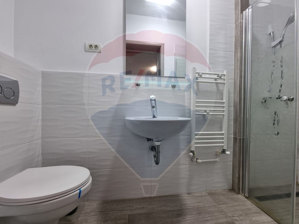 Apartament cu 4 camere de închiriat în zona Faleza Nord