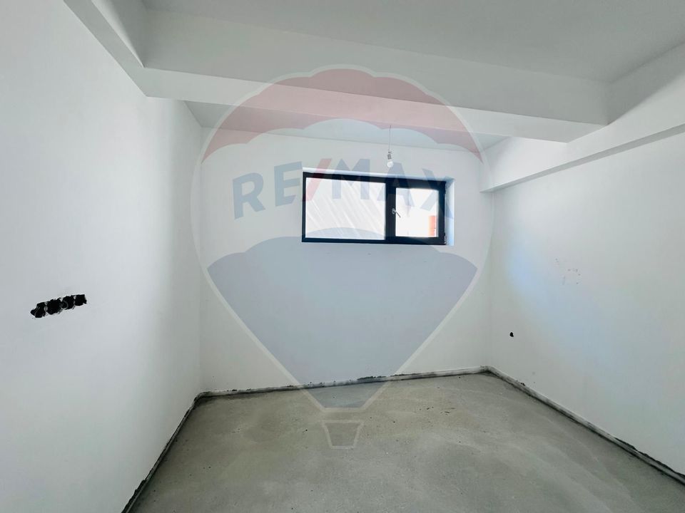 Apartament cu Curte Proprie de 80mp in Bloc Nou - Sector 1
