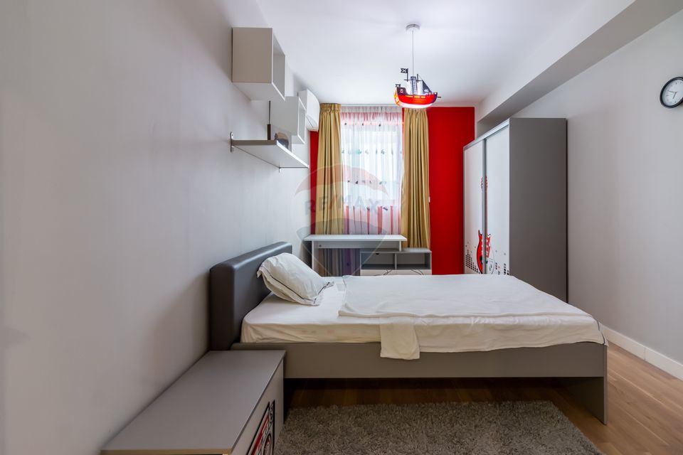 4 room Apartment for rent, Victoriei Square area