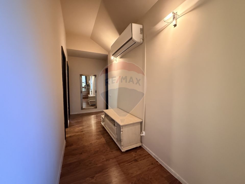 Casă / Vilă cu 4 camere de închiriat în zona Gruia