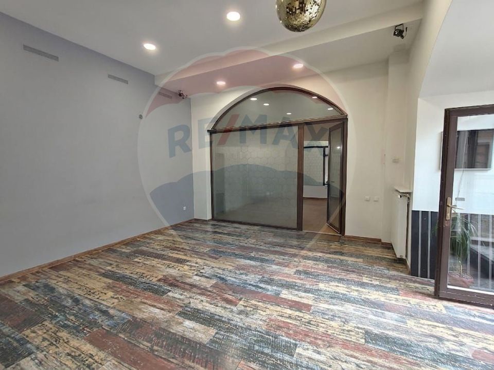 174sq.m Office Space for rent, Ultracentral area