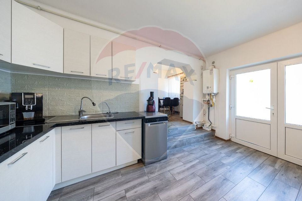 4 room House / Villa for sale