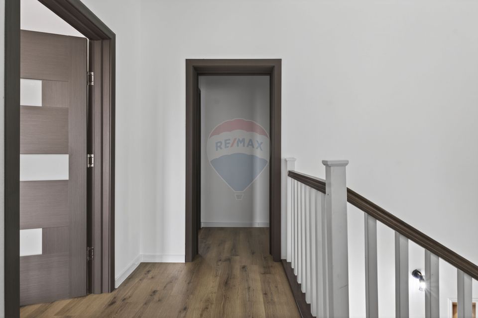 Casă la cheie cu teren 544 mp de vanzare in zona 6 Vanatori,Arad