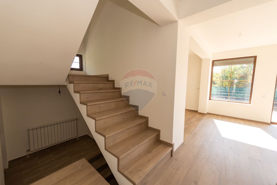 Vila de inchiriat Cartier Henri Coanda, 6 camere, 750 mp teren