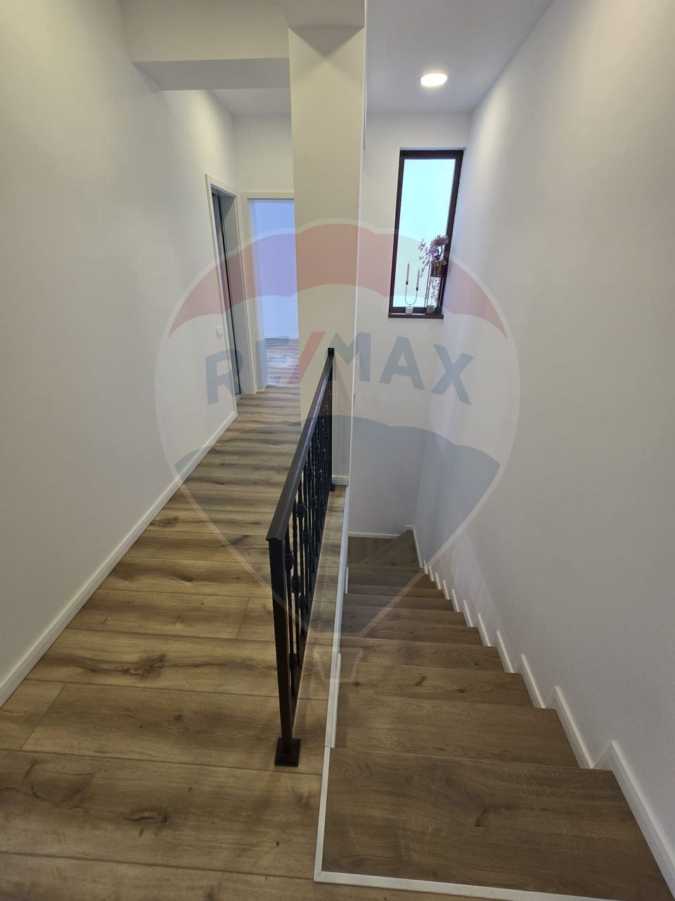 DE INCHIRIAT Casă / Vilă cu 5 camere în zona Ferme/OTOPENI