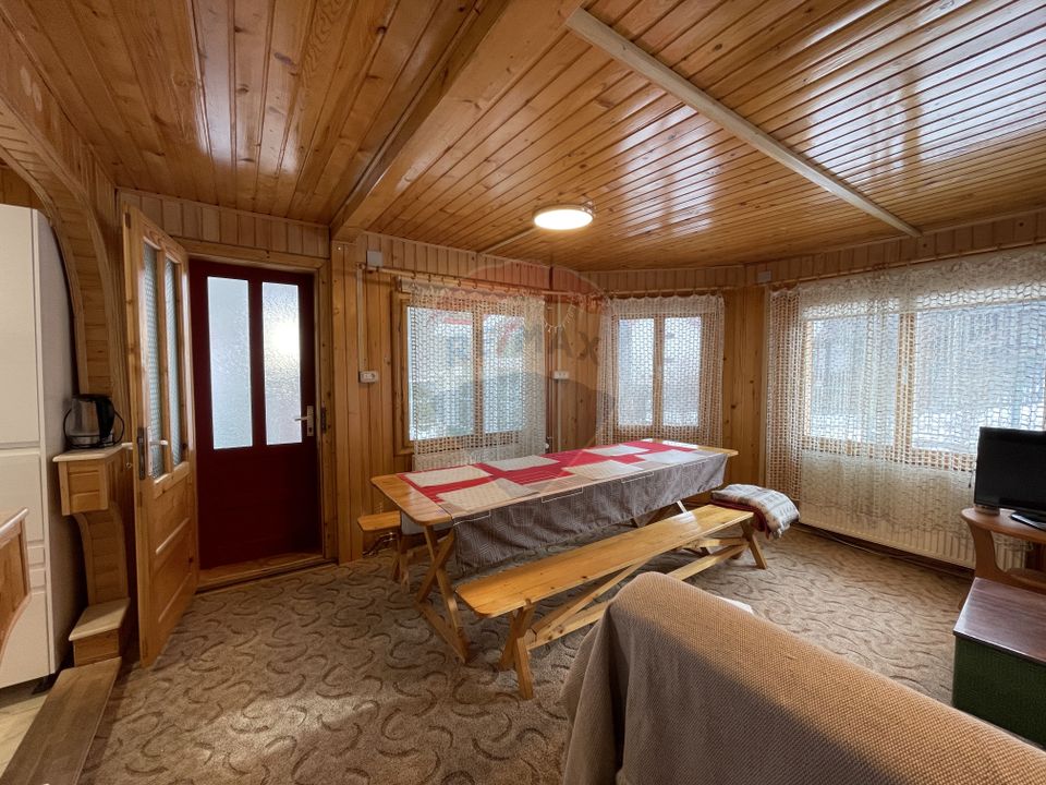 Vanzare Casă de vacanta in Predeal, langa padure, teren 360 mp