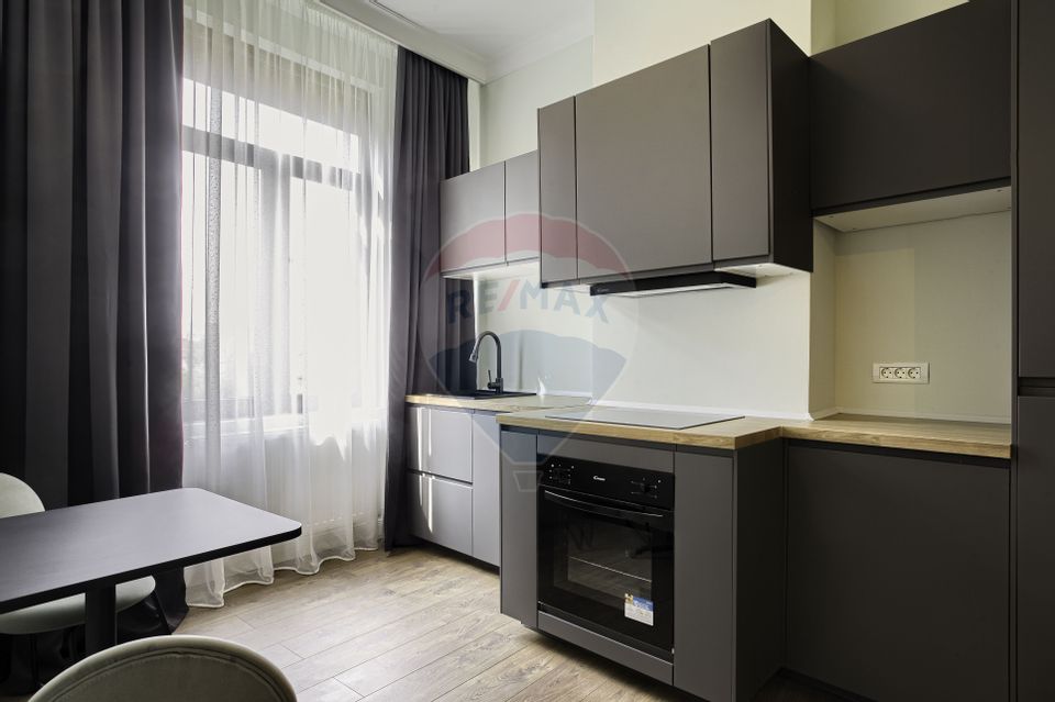 Apartament cu 3 camere de vanzare  în zona Ultracentral.Comision 0%