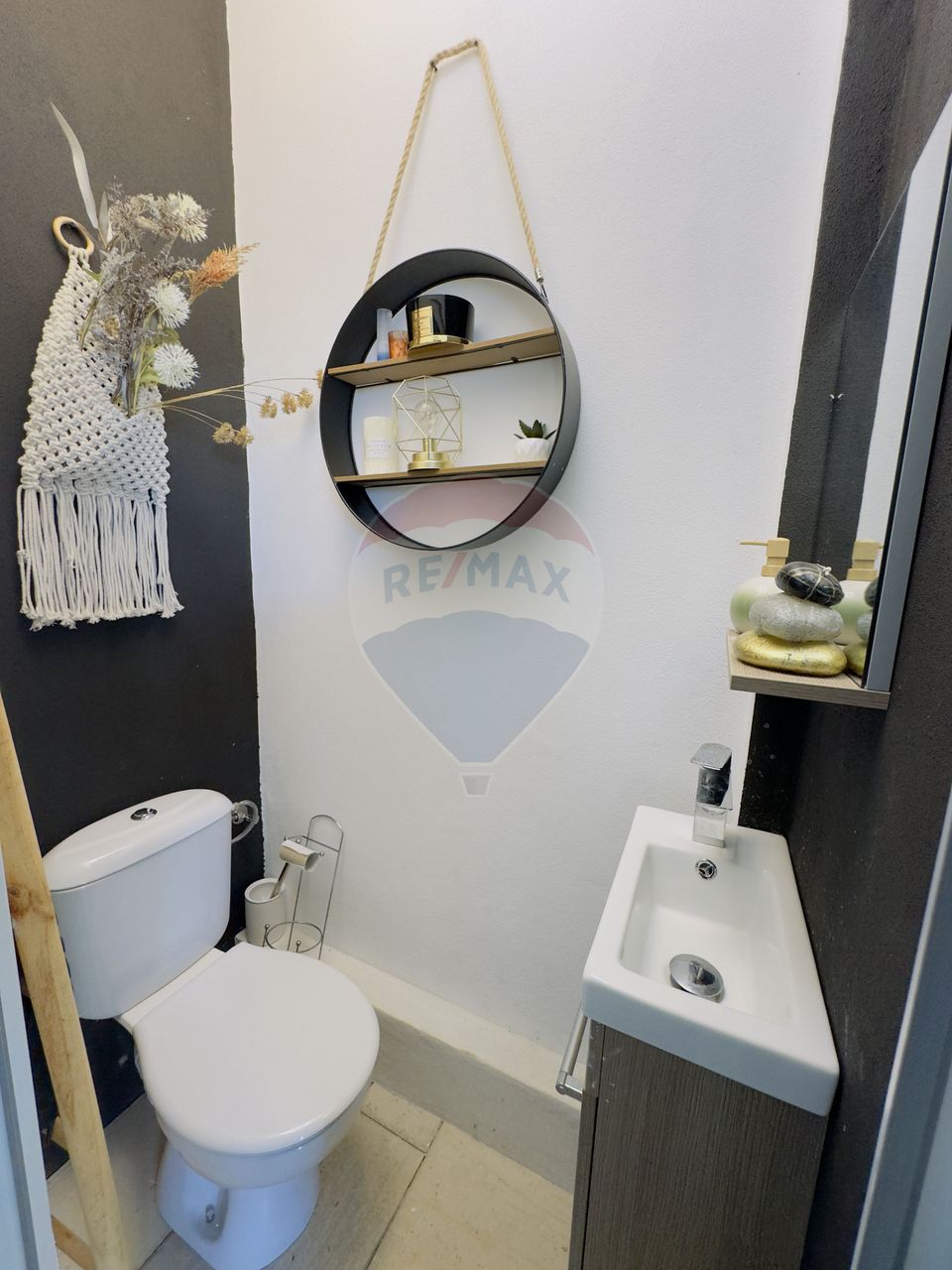 Casă / Vilă 5 camere,piscina Cart.Orizont 2 zona Metropolitana Oradea