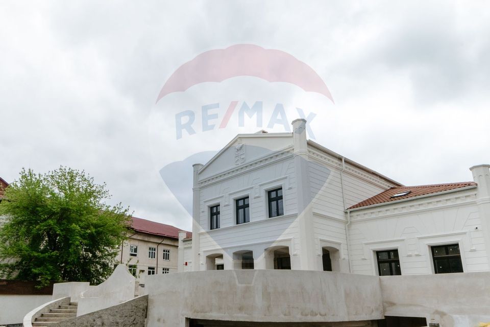 2,300sq.m Commercial Space for rent, Central area