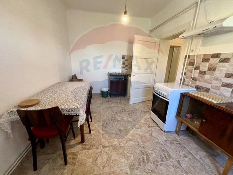 Apartament la casa de vanzare