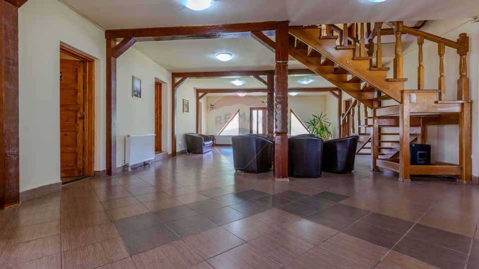 Hotel / Pensiune cu 10 camere de vânzare/Vama Buzaului