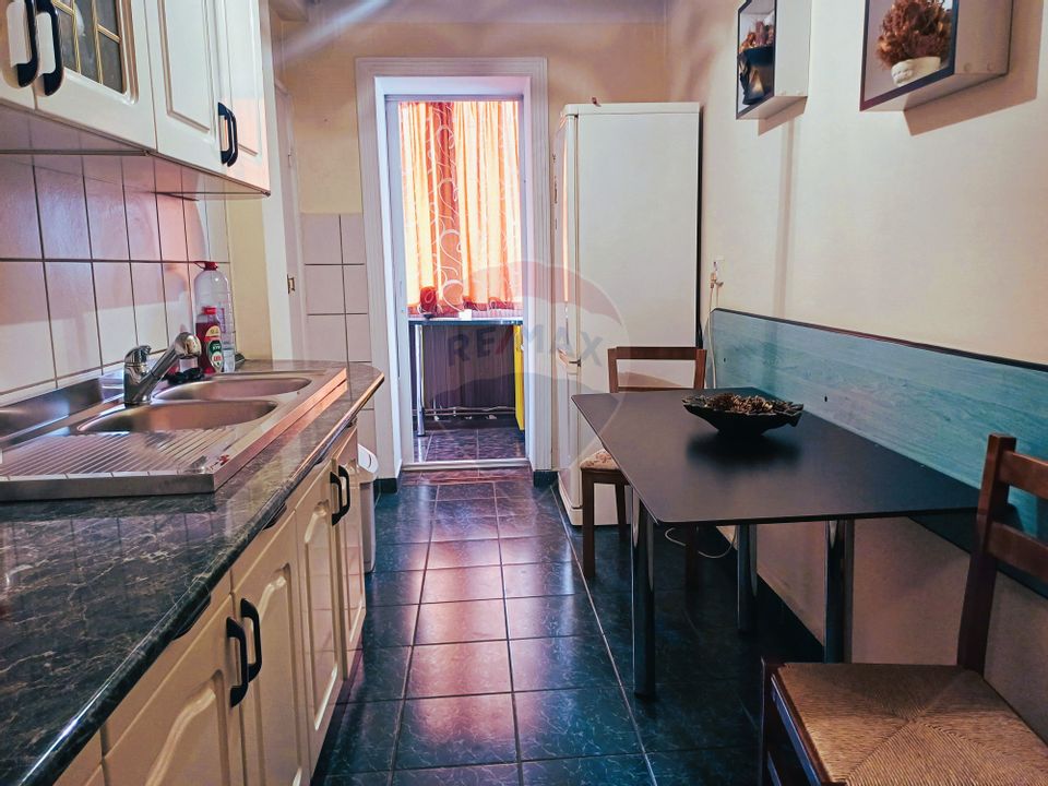 Apartament cu 3 camere de închiriat în zona Mihai Viteazul