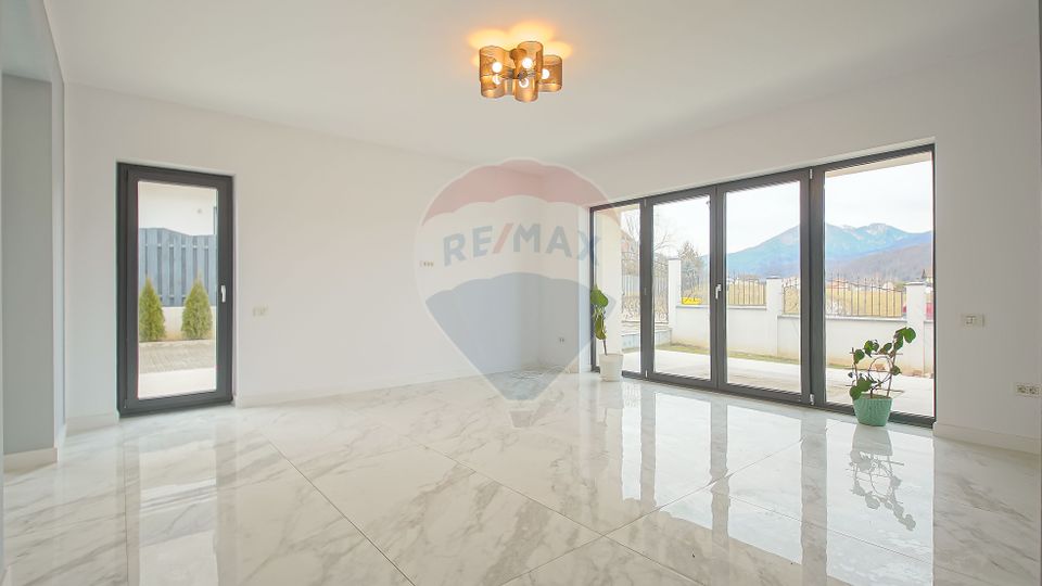 Casă modernă Bunloc, vedere Bucegi, 186 mp, comision 0