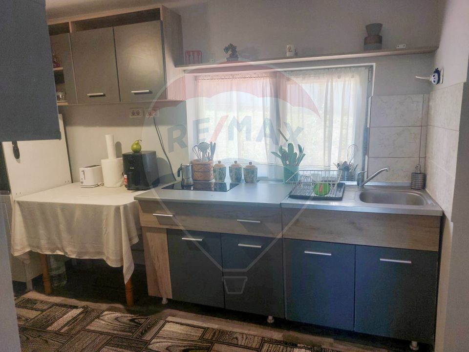 Casă individuală cu teren de 3.414 mp, Comuna Comarna