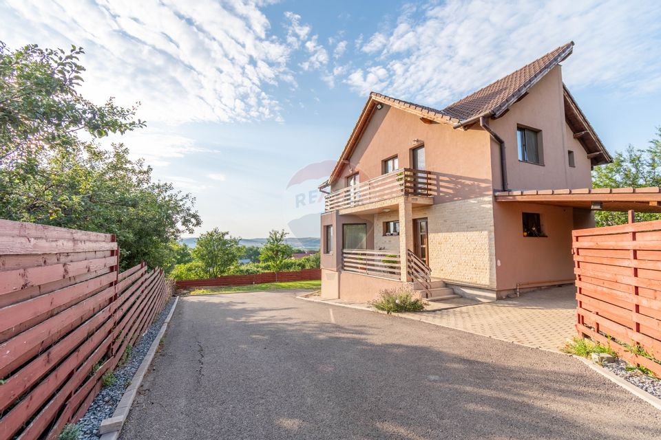 Casa de vanzare, Jucu de Sus teren 811mp, 4 Camere, 2 Bai, Priveliște