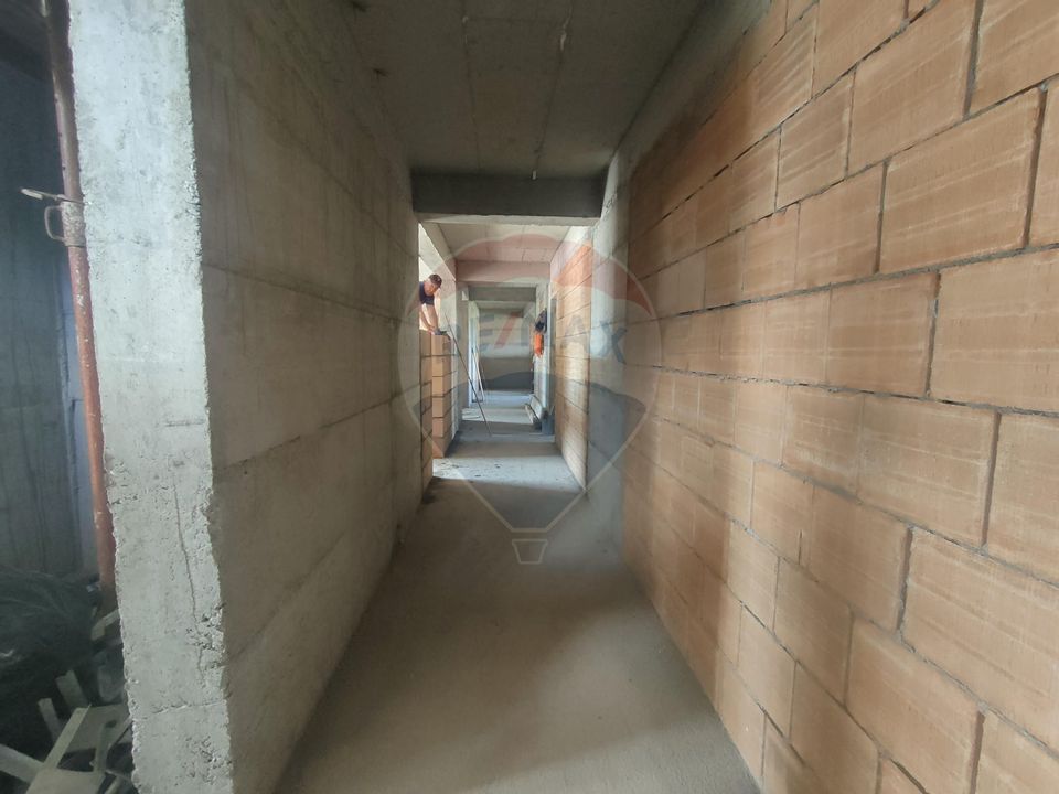 Apartament de vanzare cu gradina