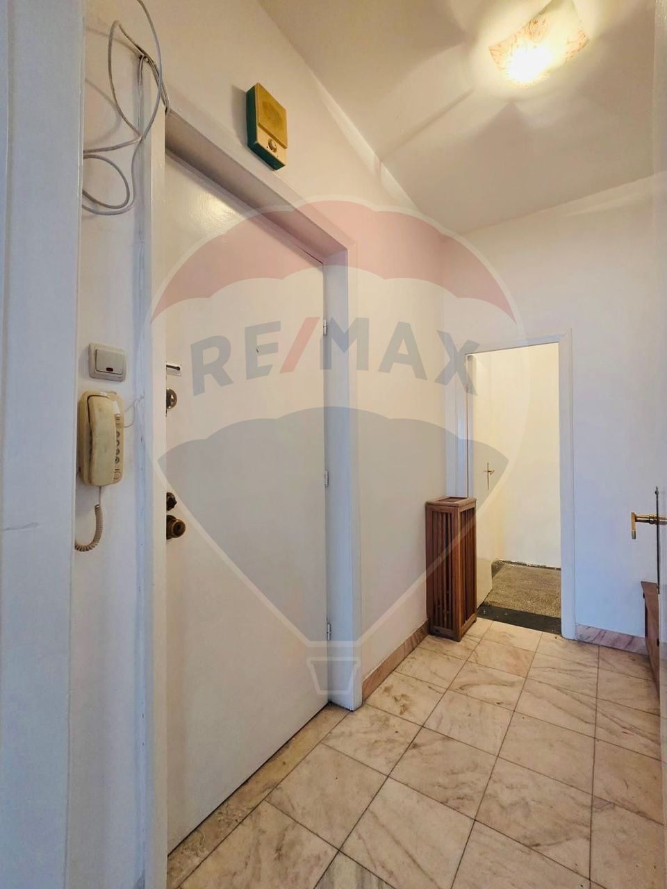 De vanzare apartament central cu terasa, Zona Romana