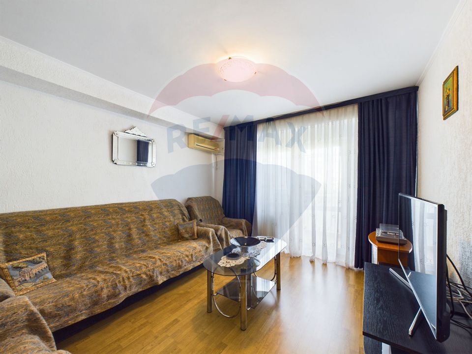 4-room apartment for sale with its own central heating in Vitan area