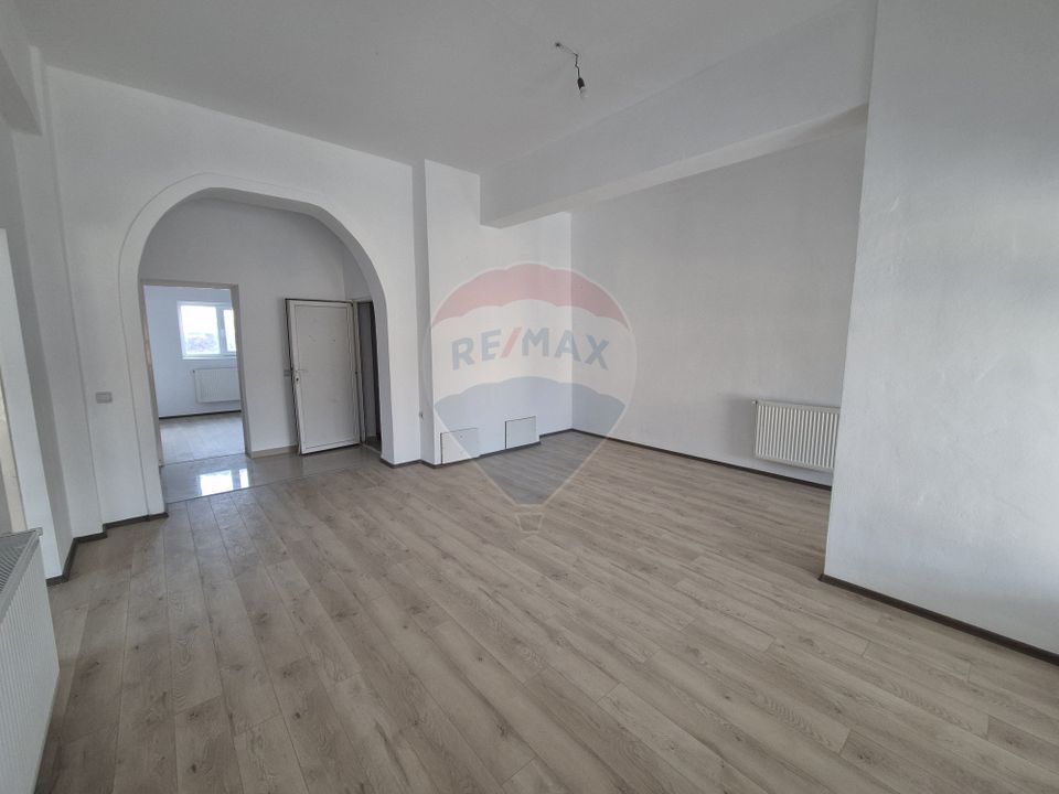 118sq.m Commercial Space for sale