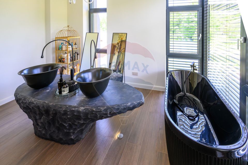 7 room House / Villa for sale, Faget area