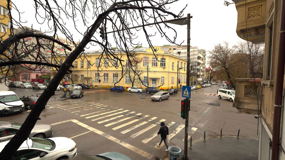 Apartament de vânzare, 3 camere, Bd. Ferdinand. 68 mp