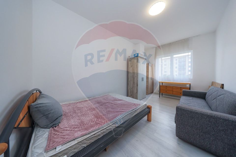 Apartament cu 2 camere si gradina de închiriat, în zona Tractorul!