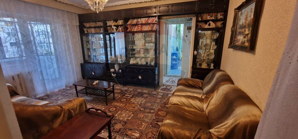 Apartament cu 3 camere în zona Ura, strada Republicii