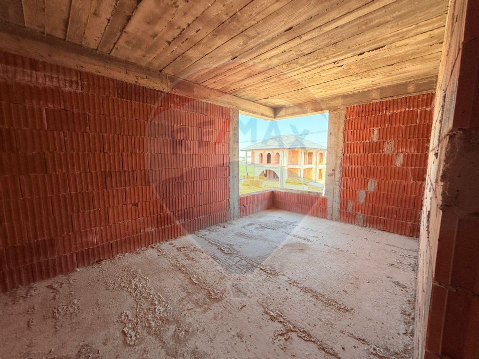 Detached house / villa for sale | Red | Dragomiresti-Vale/