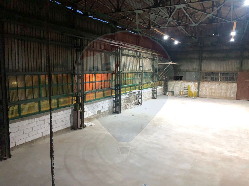 Spațiu industrial de 550mp de închiriat în zona Periferie