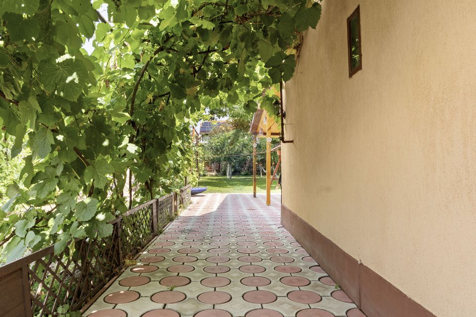 Casă complet renovata cu teren 648 mp de vanzare in Gradiste,Arad