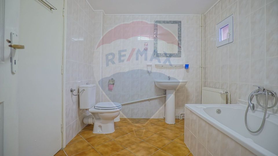 17 room Hotel / Pension for sale, Piata area