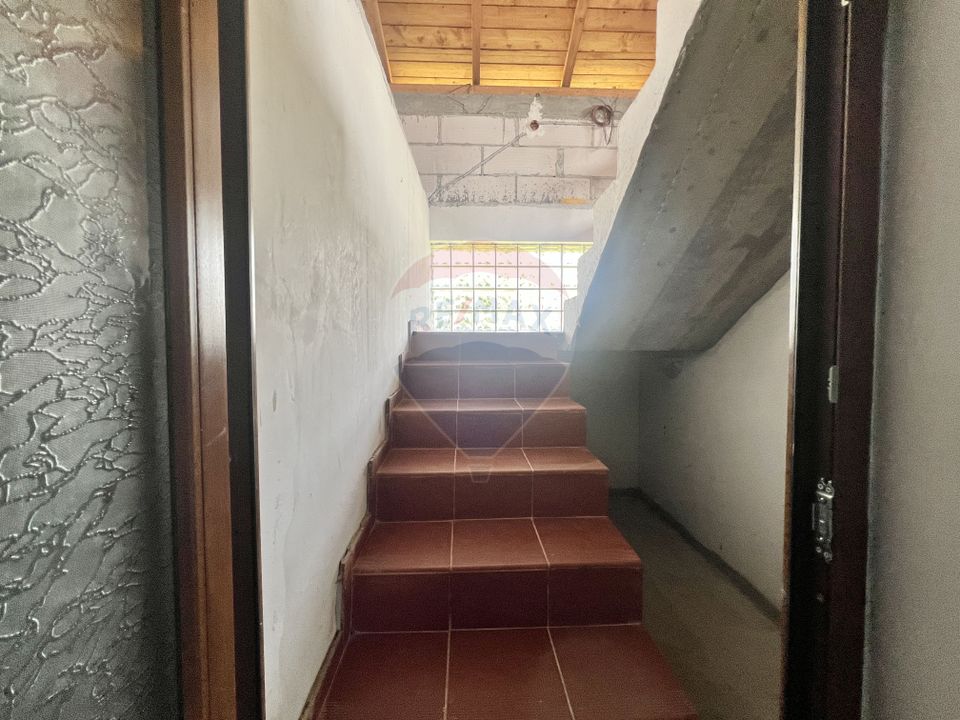 Casă / Vilă cu 3 camere de vânzare