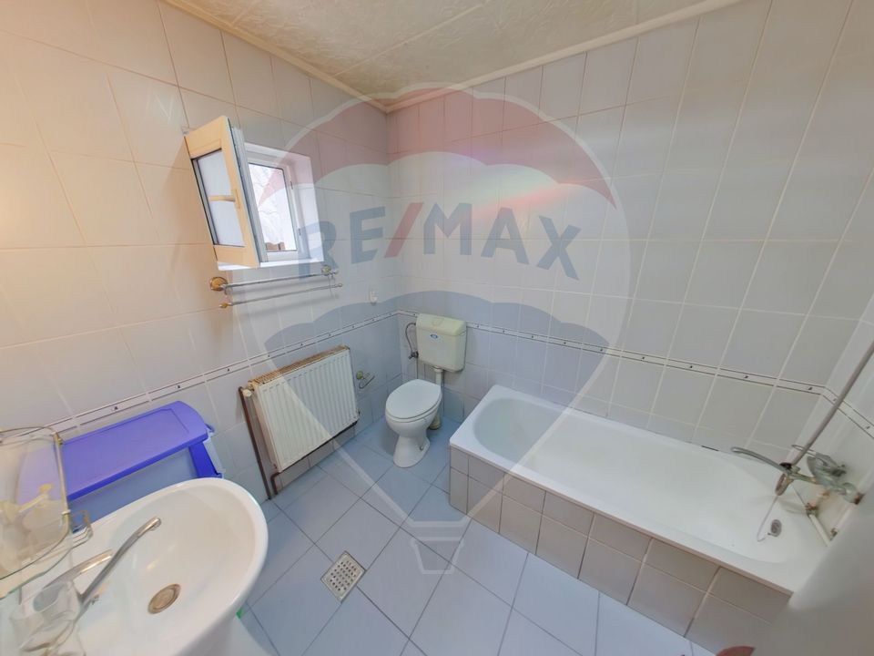 Casă / Vilă cu 3 camere de vânzare in Vadul Izei