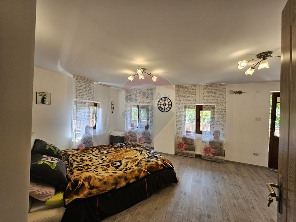 Casă solidă din cărămidă, mobilată, garaj, teren generos – Tarcău