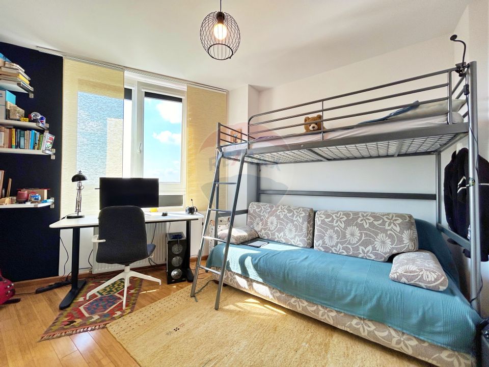 Apartament cu 3 camere de vânzare pe Calea Romanilor (Via Romana)