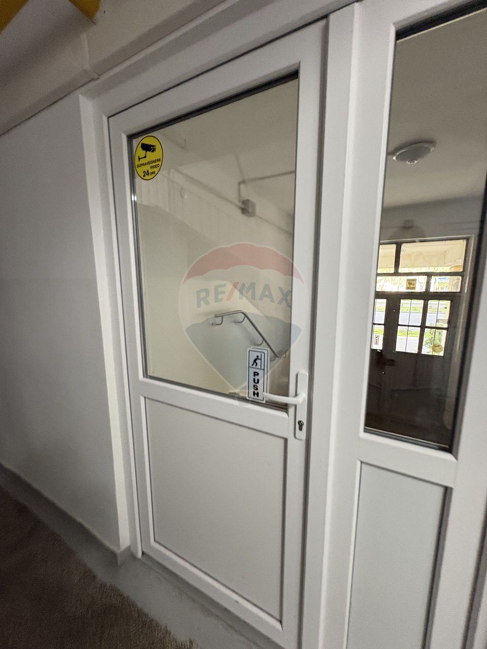 Apartament de vânzare 2 camere central cu vedere la mare