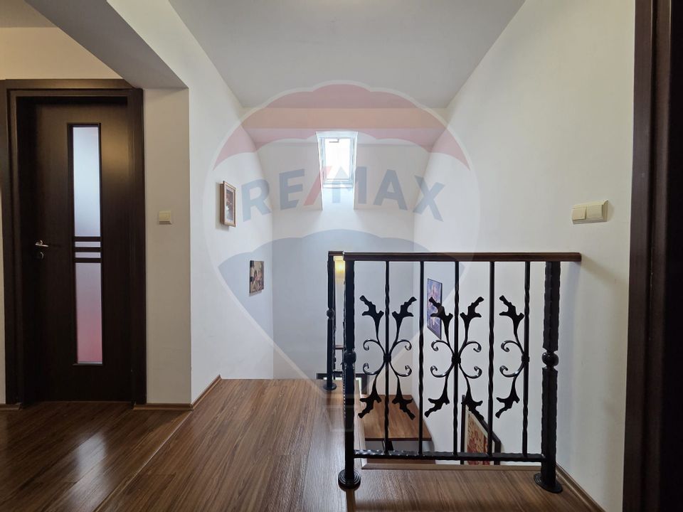 5 room House / Villa for sale, Vest area