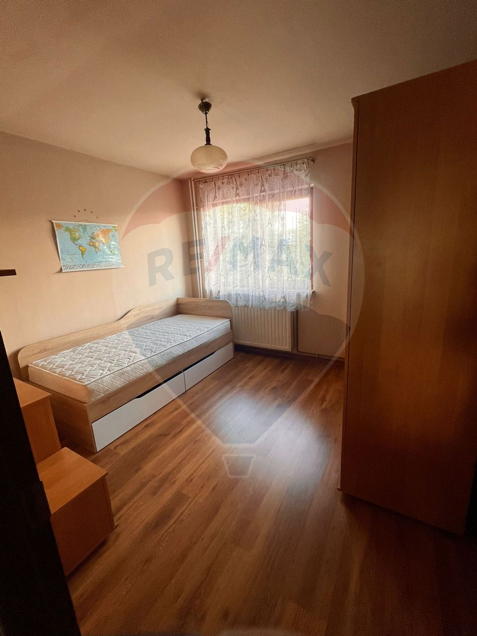 Apartament de vanzare-3 camere, Str.George Enescu, Craiova
