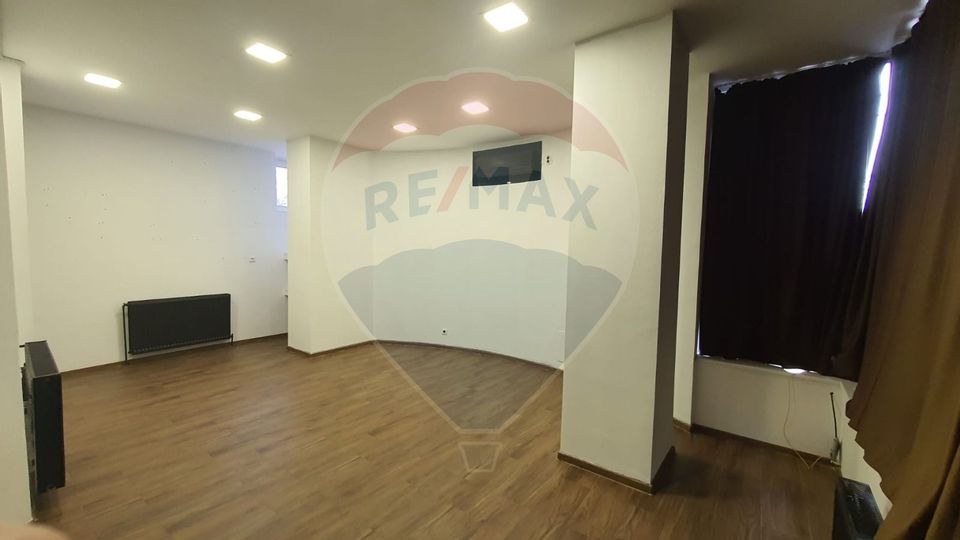 35sq.m Commercial Space for rent, Tiglina 2 area