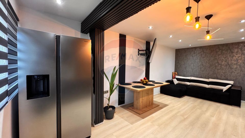 Apartament cu 4 camere, de vânzare, Tomis Nord, Rovere