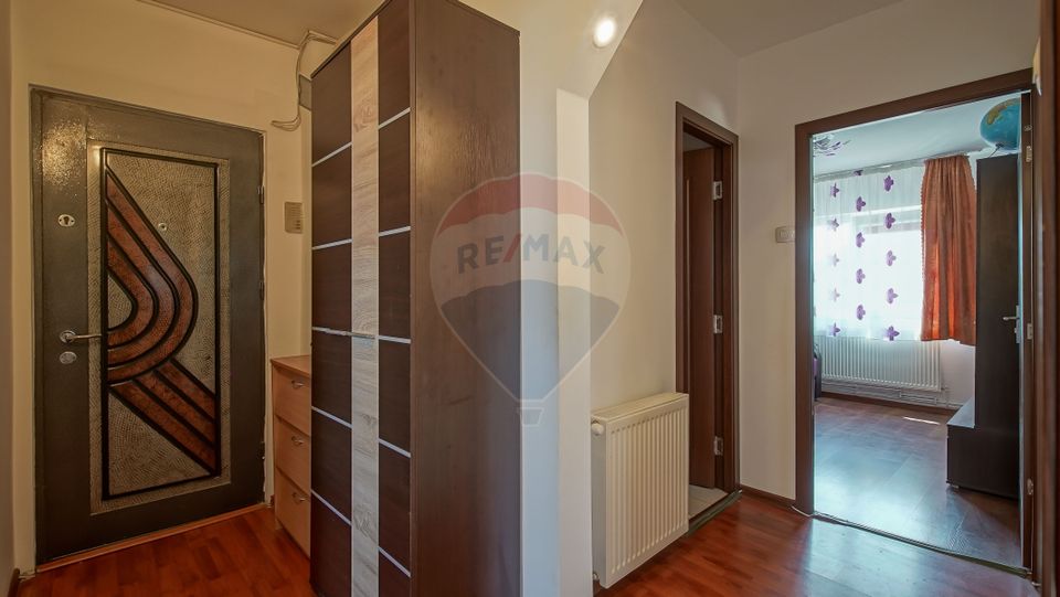 Apartament 3 camere, 2 băi –Tractorul
