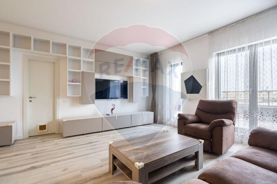 Apartament cu 3 camere de vânzare în zona Dristor