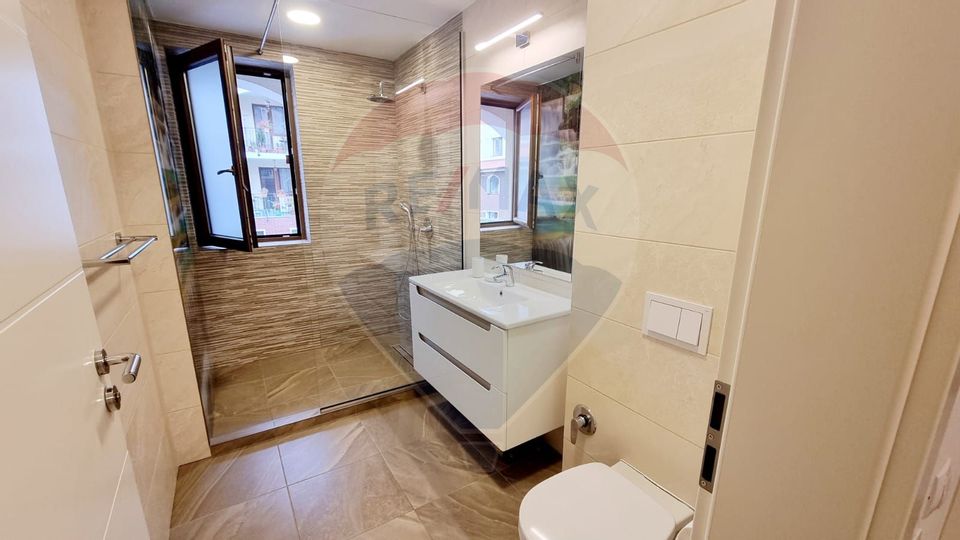 De inchiriat apartament cu 2 camere, 2 bai plus loc de parcare